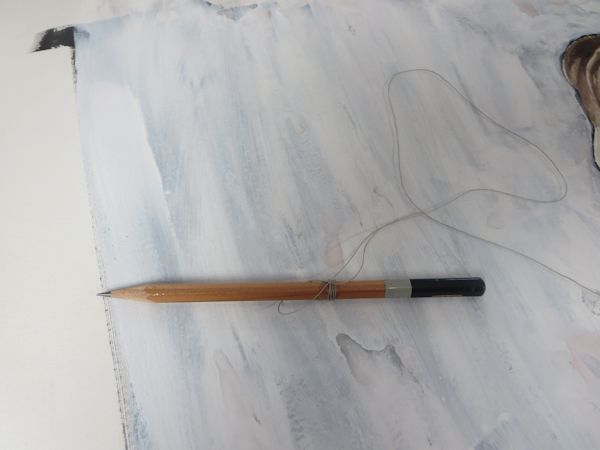 drawing concentric circles with a pencil and thread